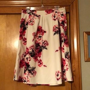 Mikarose size L floral skirt